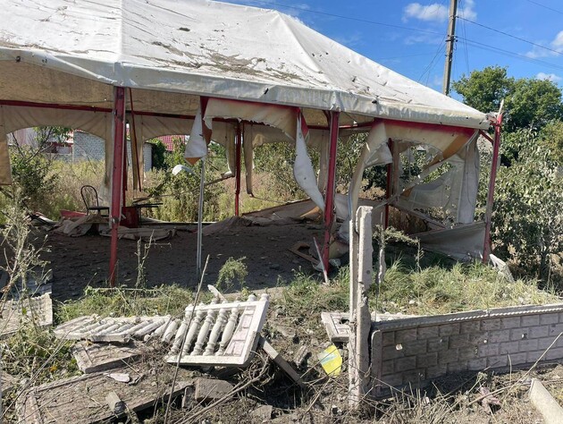 Обстрел кафе в Купянском районе, погибший и четверо раненых в Запорожской области. Оккупанты за сутки атаковали 139 населенных пунктов – сводка ОВА