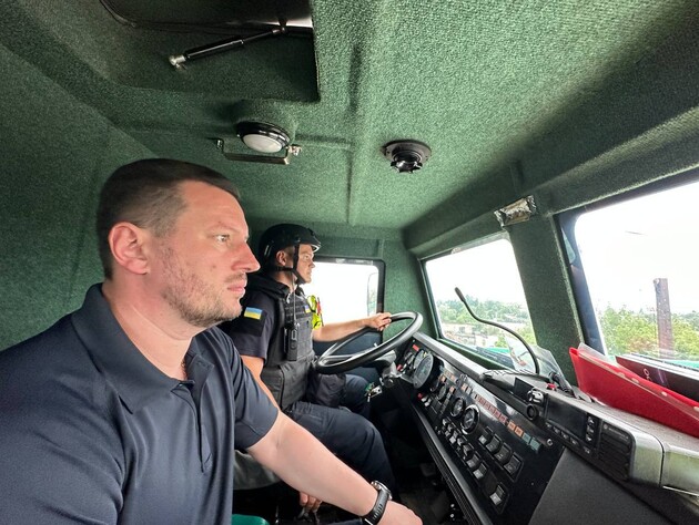 Окупанти обстріляли село в Херсонській області, є загибла і постраждалий – ОВА