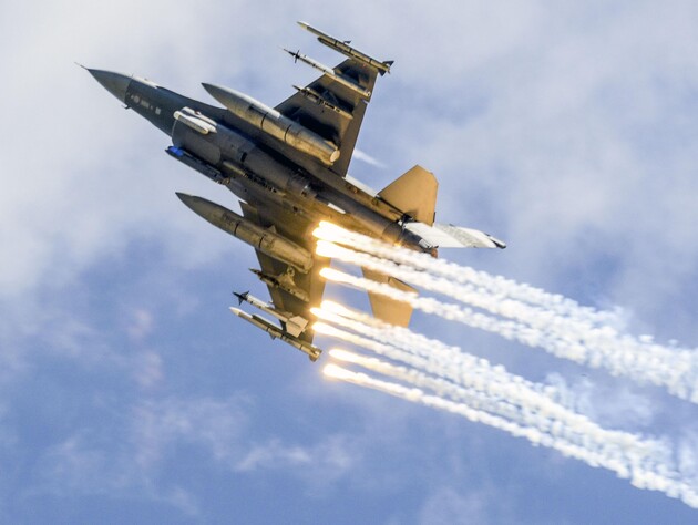 Премьер Румынии назвал последнее препятствие для начала обучения украинских пилотов на F-16