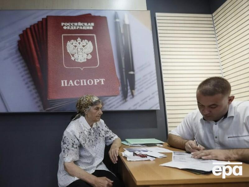У Херсонській області окупанти погрожують конфіскацією нерухомості тим, хто не отримає російських паспортів до осені – Генштаб ЗСУ