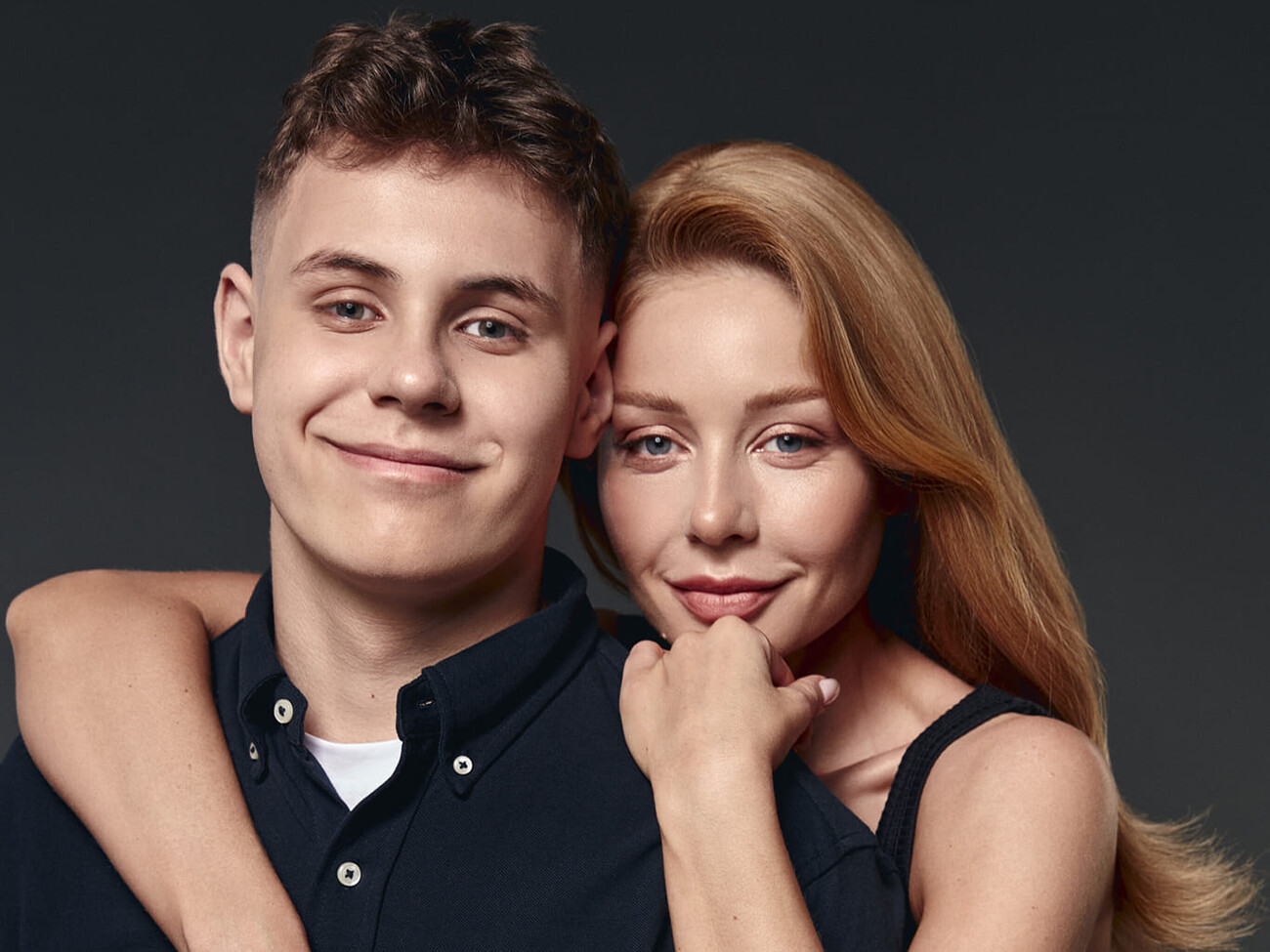 Қисық пішінді әйелдің суреті