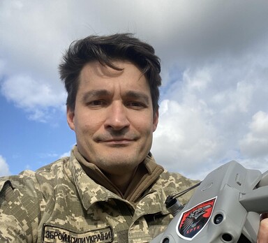 Таран: Вы хотели бы оказаться в ситуации, когда пьяный водитель Jaguar подрезает вас, потом бьет вашу спутницу, а вас бросает на асфальт? Если бы не полиция Днепра, в такую историю могло бы попасть много людей