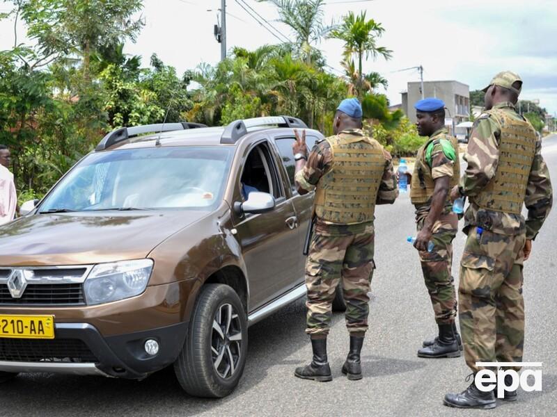 У Габоні військові оголосили про усунення президента відразу після оголошення результату виборів. Його сім'я керує країною з 1967 року