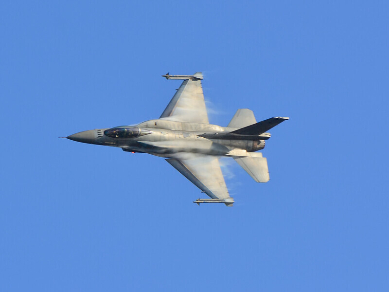 Частина пілотів ЗСУ вже готова перейти до льотної підготовки на F-16. Залужний поговорив із начальником Штабу оборони Данії