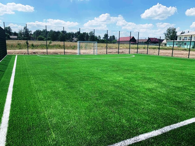 У Закарпатській області зупинено тендер на будівництво футбольного поля за 43 млн. Усупереч рекомендації БЕБ, сільрада не передала коштів на оборону