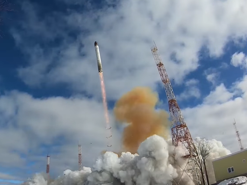 В России заявили, что якобы поставили баллистическую ракету "Сармат" на боевое дежурство