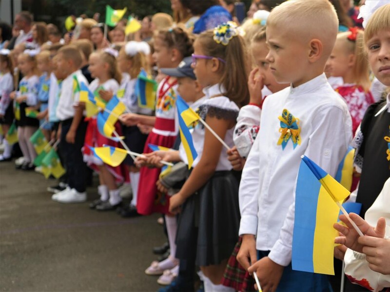В Украине с 1 сентября заработали 10,5 тыс. школ, второй учебный год в условиях войны начнут почти 4 млн учеников – Шмыгаль