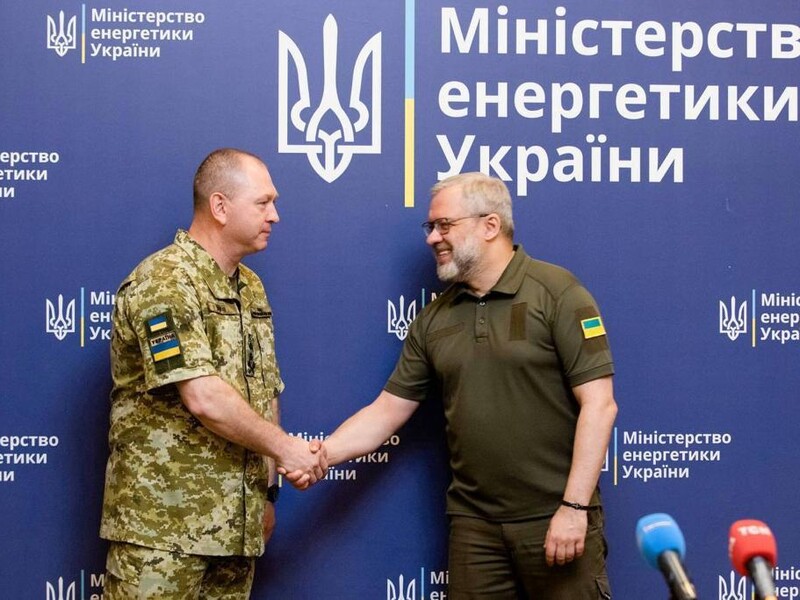 "Нафтогаз" выделил более 100 млн грн на закупку 50 БТР для защитников Украины