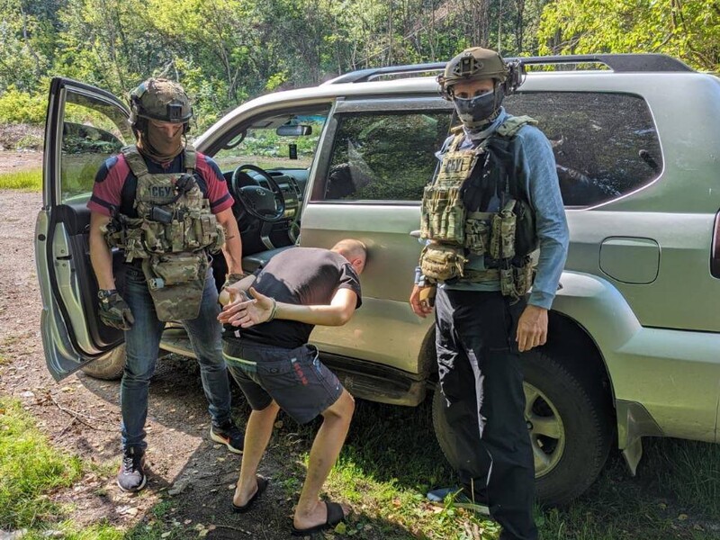 У Сумській області затримали підозрюваного у здаванні РФ позицій сил оборони на кордоні, а також переправленні наркотиків окупантам