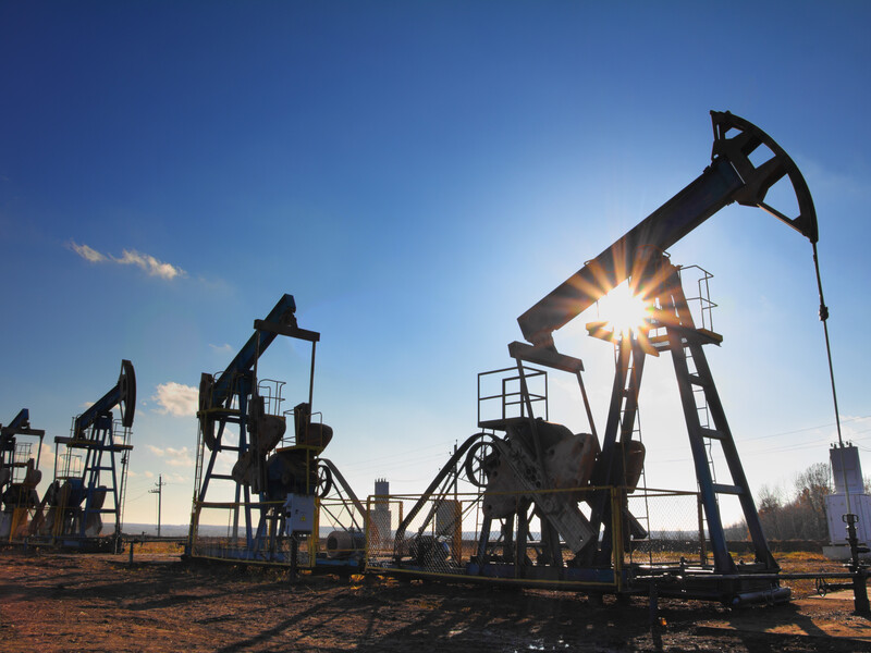 Страны G7 отложили пересмотр ценового потолка для российской нефти – Reuters