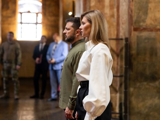 Зеленские отмечают 20-летие брака. Самые обсуждаемые появления пары – ревность из-за поцелуя с первой леди Литвы и нежные объятия на саммите