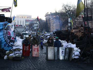 "Правый сектор" 5 апреля начнет разбирать баррикады на Майдане