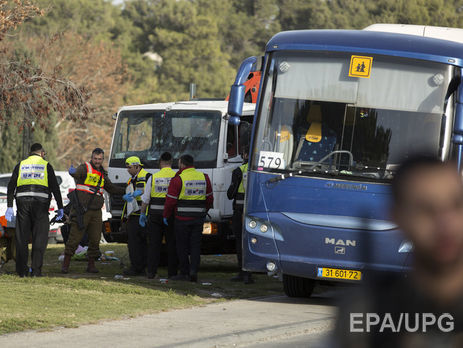 В сети опубликованы кадры с моментом наезда грузовика на людей в Иерусалиме. Видео