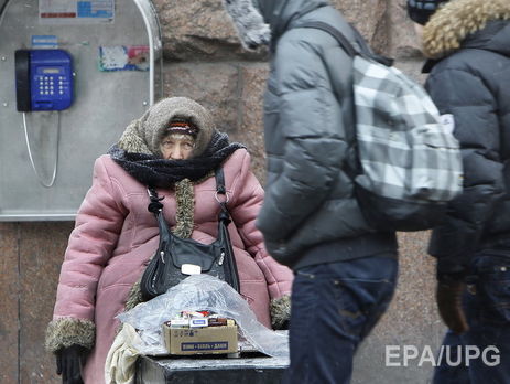 В Киеве заработал банк одежды для нуждающихся. Видео