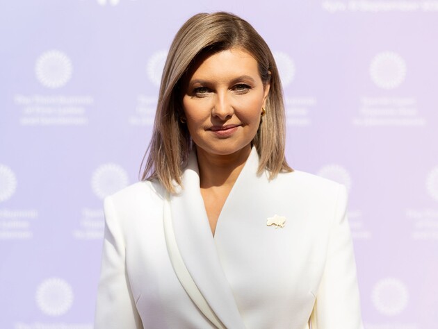 Зеленская появилась на саммите первых леди и джентльменов в белом наряде от украинского бренда. Фото