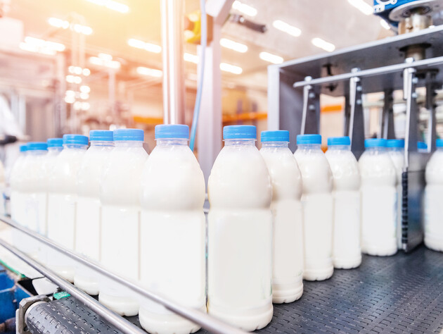Тіньові виробники використовують міф, що молоко на полицях магазинів – 
