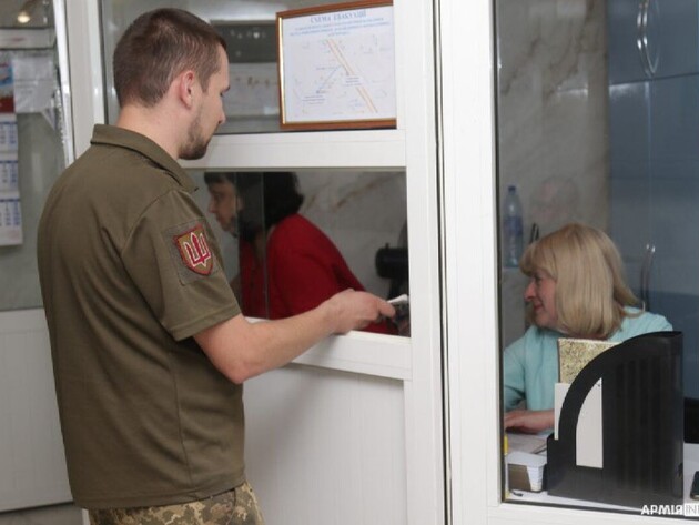 НАПК выявило признаки незаконного обогащения военкомов в Запорожской области и во Львове