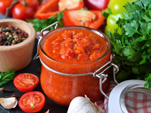 Аджика на зиму без уксуса и подсолнечного масла. Пошаговый рецепт