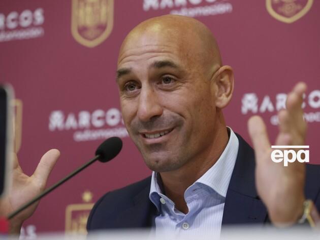 Іспанець Рубіалес подав у відставку з посади віцепрезидента УЄФА після скандалу з поцілунком футболістки
