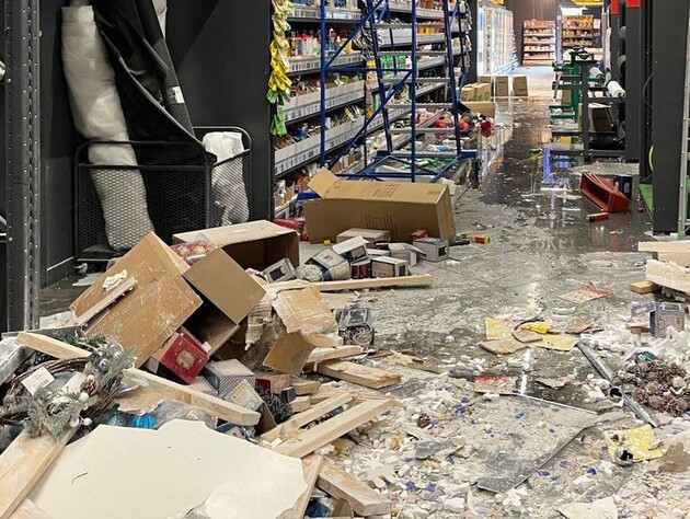 Полиция показала записи с бодикамер в первые минуты после обстрела супермаркета в Никополе 11 сентября