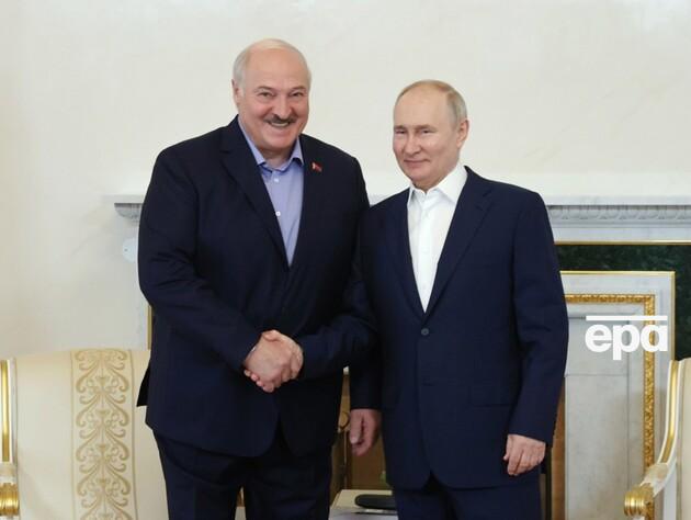 Лукашенко полетів у Москву на зустріч із Путіним