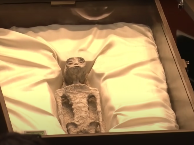 В парламенте Мексики показали тела якобы инопланетян. NASA отреагировало