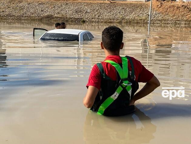 Число погибших в результате наводнения в Ливии достигло 10,3 тыс. человек, еще столько же ищут. Фоторепортаж