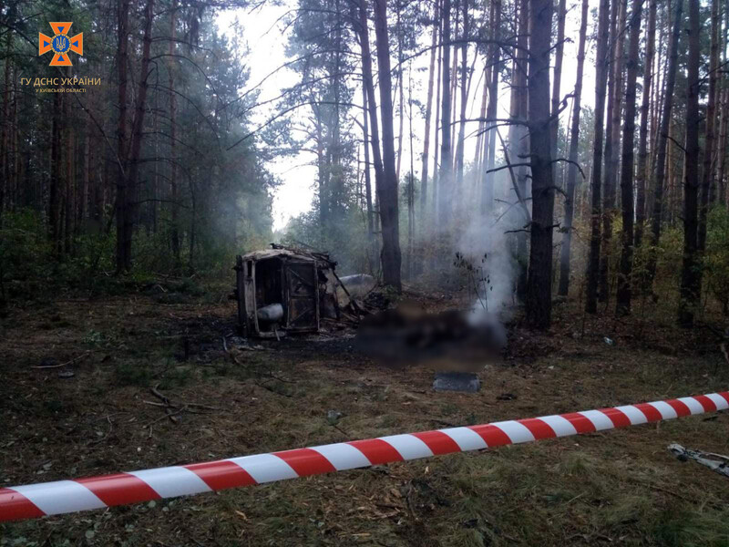 У Київській області в лісі автомобіль наїхав на міну, загинув водій – ДСНС