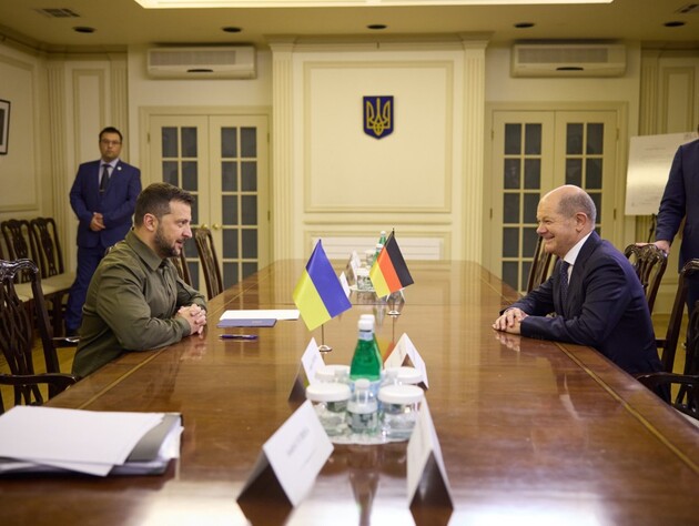 Зеленский рассказал Шольцу о важности укрепления ПВО Украины