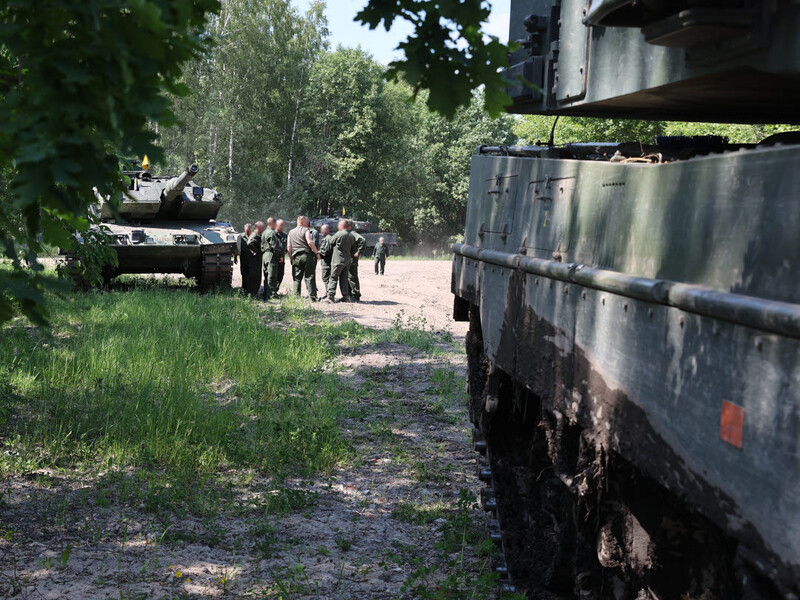 10 шведських танків типу Leopard 2 вже давно на полі бою в Україні – міноборони Швеції