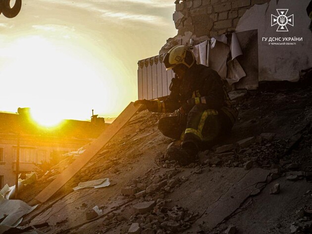 З-під завалів на місці влучання в Черкасах урятували одну людину – МВС