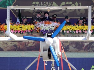 Иран на параде показал дрон 