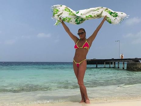 Волочкова показала шпагат в бикини