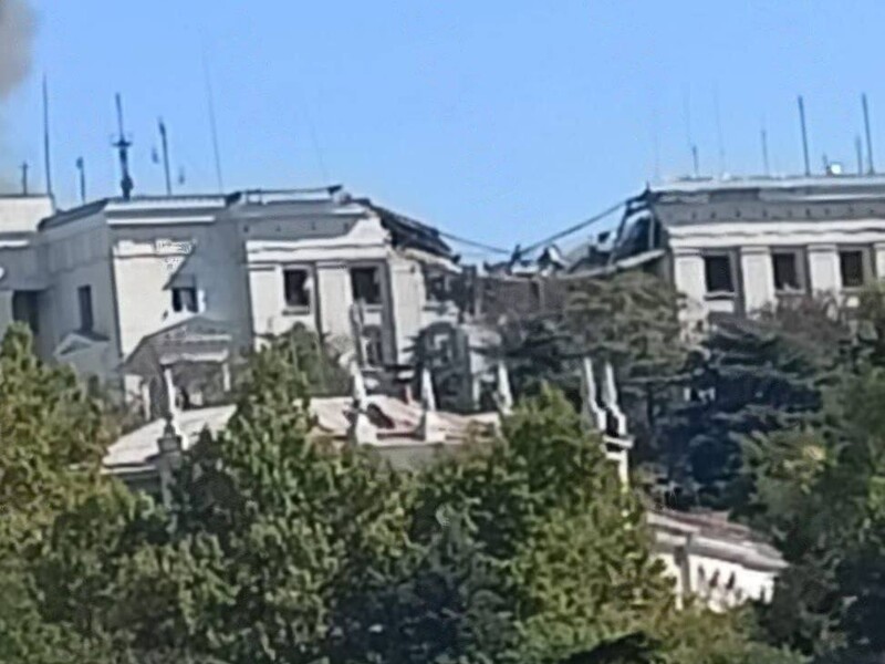 У Севастополі чули сильний вибух. Окупанти заявили, що "демонтують" штаб Чорноморського флоту