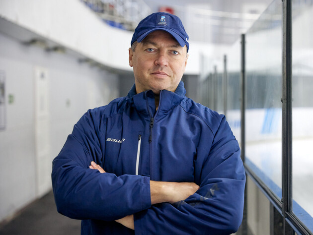СБУ обнаружила у тренера сборной Украины по хоккею Шахрайчука действительный паспорт РФ