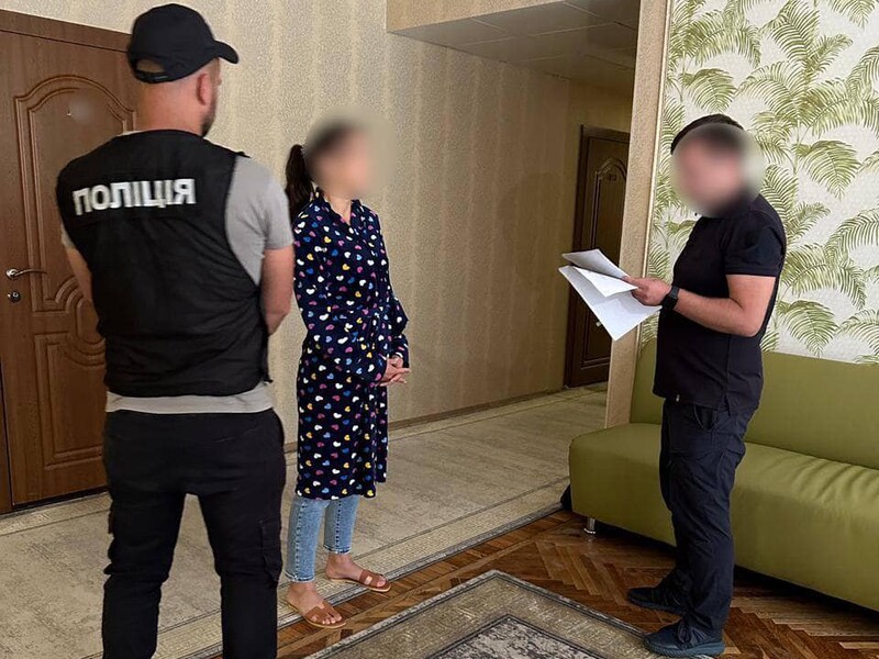 В Киевской области адвокат организовала схему выезда уклонистов за границу под видом "волонтеров". В Украину не вернулись более 27 лиц