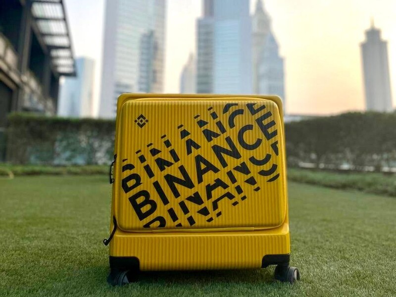 Криптовалютная биржа Binance объявила об уходе из России 