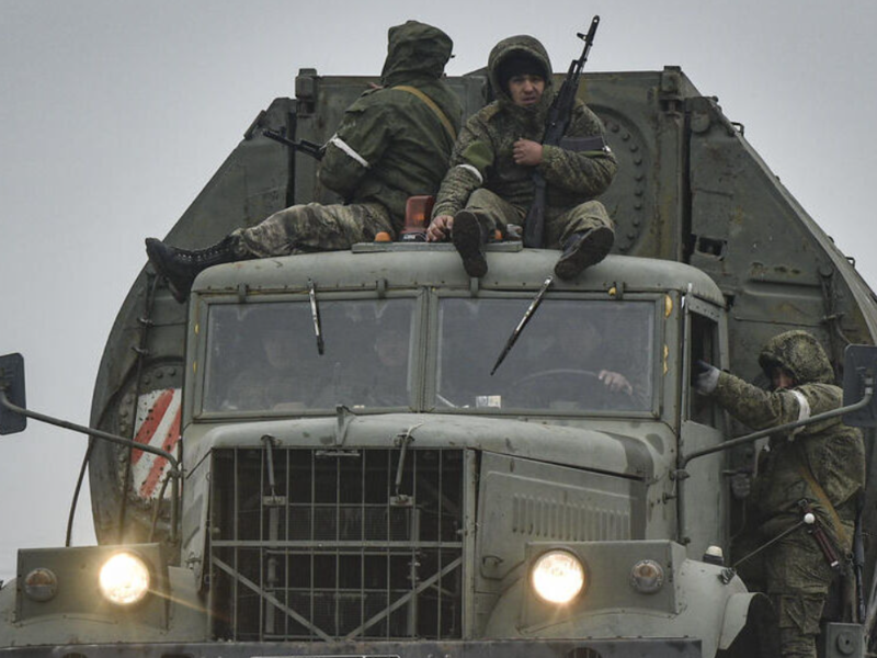 Окупанти зганяють "гарматне м'ясо" й везуть техніку в Запорізьку область – мер Мелітополя
