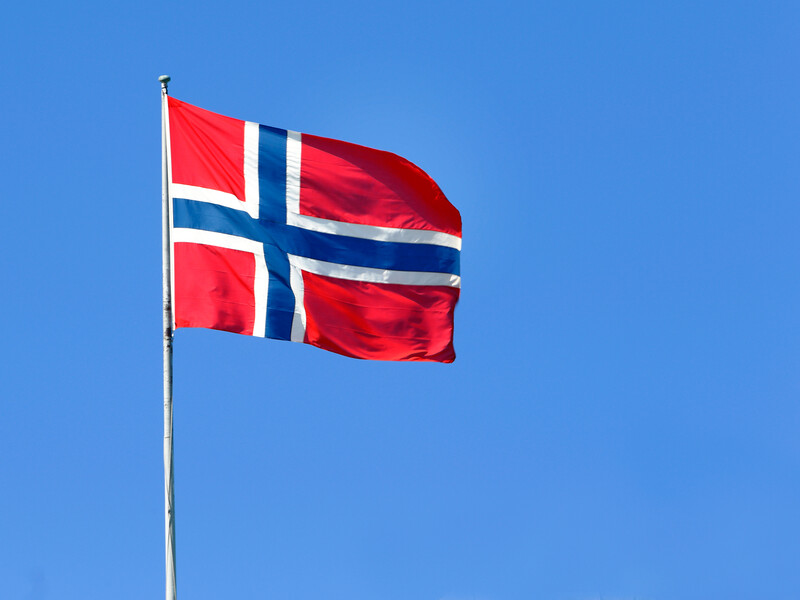 Норвегія з 3 жовтня заборонила в'їзд автомобілів із російськими номерами
