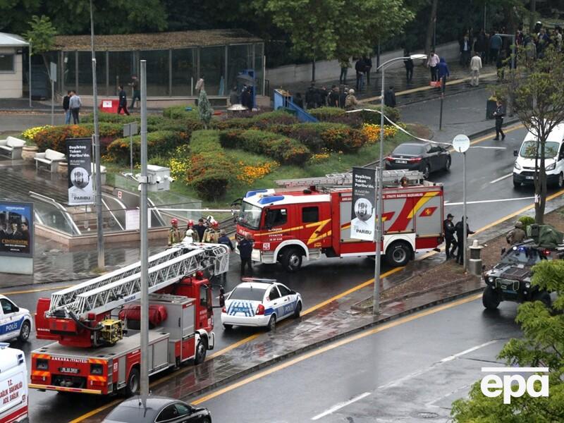 В Анкаре двое террористов совершили взрыв возле здания Главного управления безопасности МВД – министр