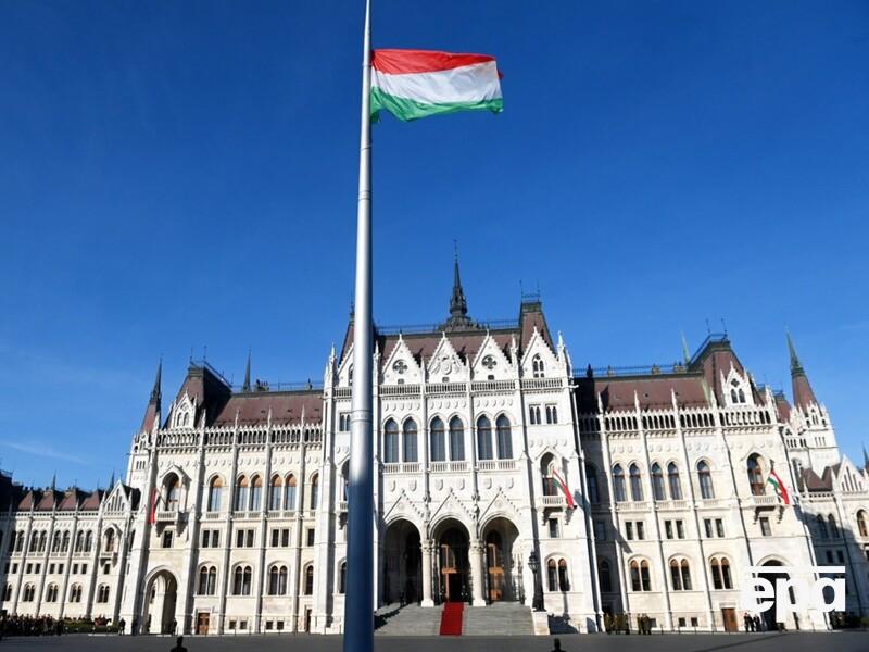 Єврокомісія планує розморозити приблизно €13 млрд для Угорщини в обмін на підтримку фінансової допомоги Україні – Financial Times