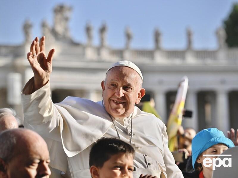 "Терпіння і розуміння". Папа римський припустив, що католицька церква може змінити ставлення до одностатевих шлюбів