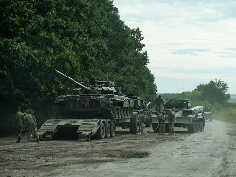 Украинский танкист позвонил начальству российского танкового завода с жалобой на поломку трофейного танка Т-72. И ему помогли. Видео