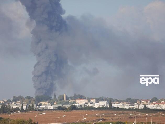 Израиль подвергся массированному ракетному обстрелу, есть жертва. ЦАХАЛ сообщил, что боевики из Газы проникли на территорию страны