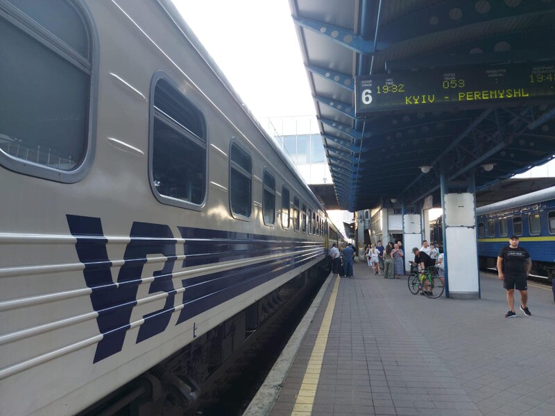 "Укрзалізниця" ввела маршалов железнодорожной безопасности на вокзалах и в поездах
