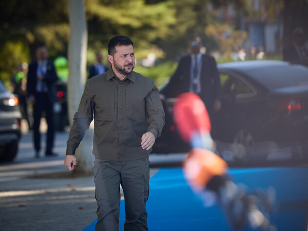 Держава-терорист РФ намагається обдурити світ й обходити санкції, не можна робити великі паузи між санкційними пакетами – Зеленський