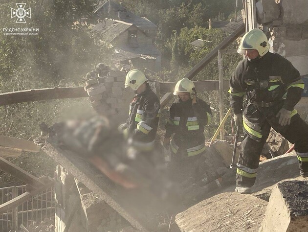 Обстрел гимназии в Днепропетровской области: четверо погибших, повреждены десятки домов
