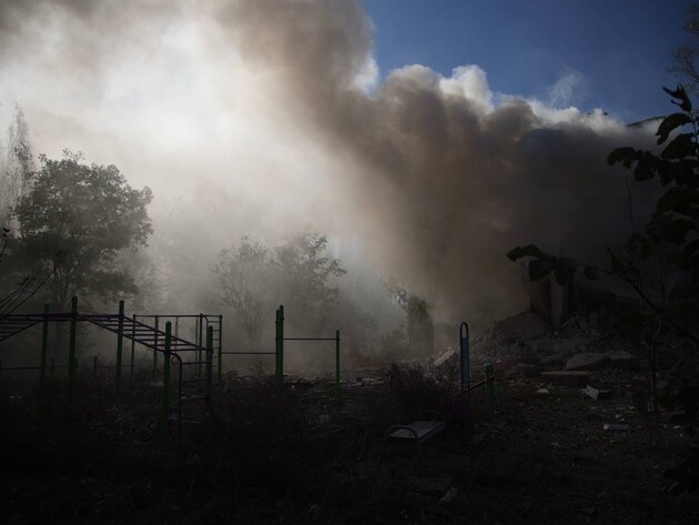 Зеленский заявил, что украинские военные удерживают позиции в Авдеевке