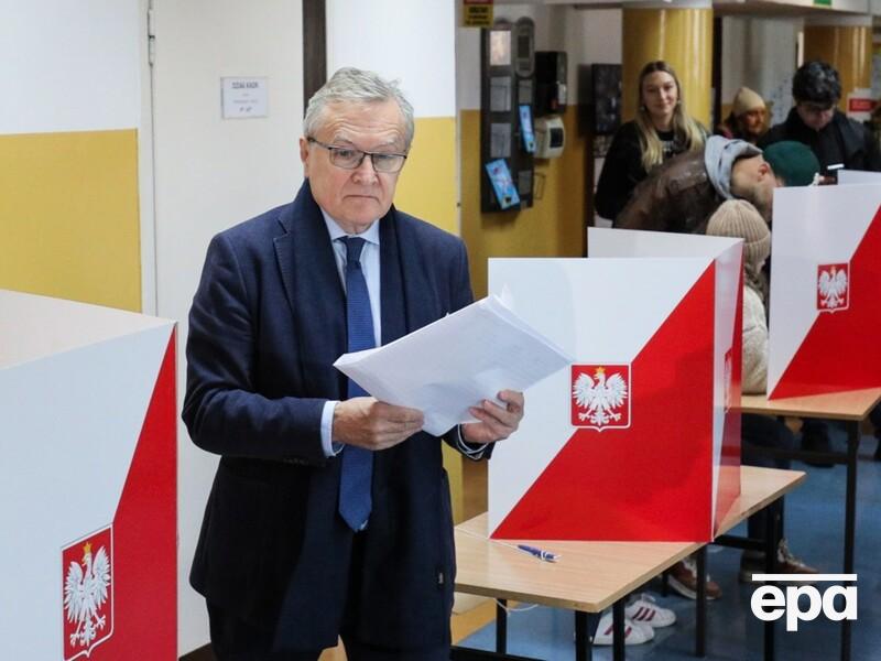 На парламентских выборах в Польше побеждает правящая партия, у оппозиции на 5% меньше – экзит-полл