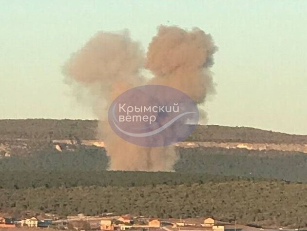 В Севастополе слышали взрывы, предположительно, удар был по арсеналу ракетчиков. 